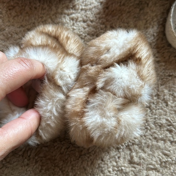 Bundle of 3 newborn shoes - Picture 4 of 7